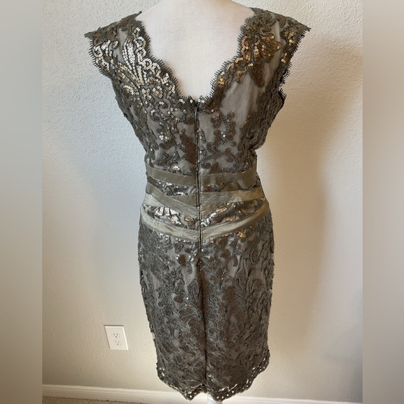 Tadashi Shoji Pailette Sheath Dress Smoke Pearl Size 4 - Picture 4 of 10